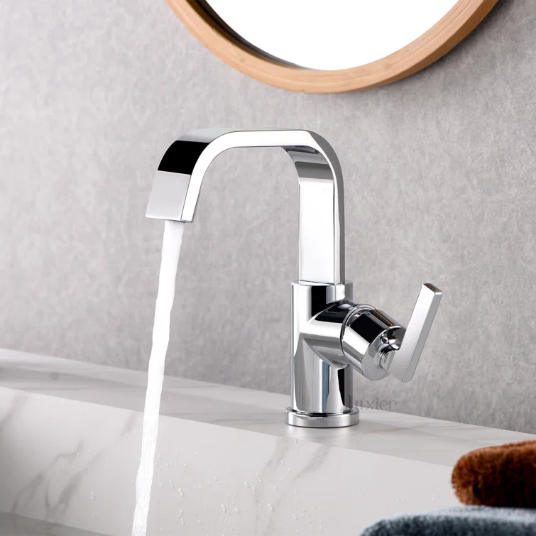 Single Hole Bathroom Faucet with Drain Assembly