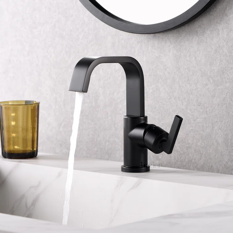 Single Hole Bathroom Faucet with Drain Assembly