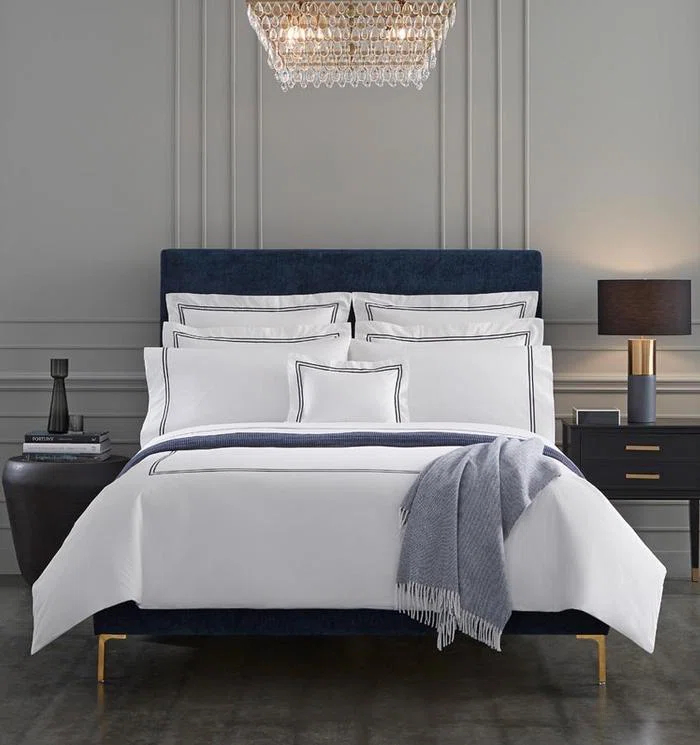 Grande Hotel Twin White and Navy Cotton Percale Duvet Cover