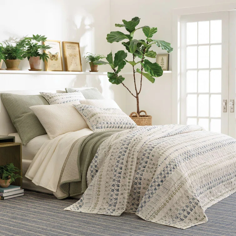 Hawthorn Coverlet