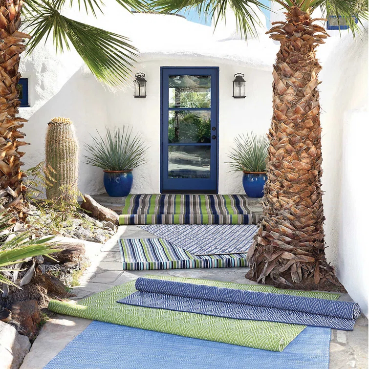 Diamond Denim/White Handwoven Indoor/Outdoor Rug