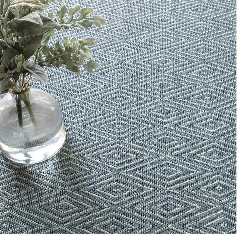 Diamond Slate/Light Blue Handwoven Indoor/Outdoor Rug
