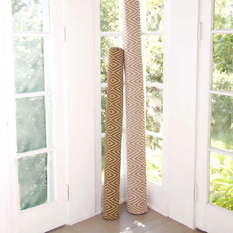 Diamond Khaki/White Handwoven Indoor/Outdoor Rug