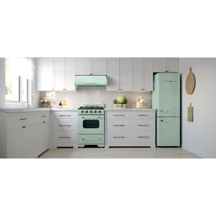 Classic Retro 24" 500 CFM Ducted Under Cabinet Range Hood with Stainless Steel Baffles and Light