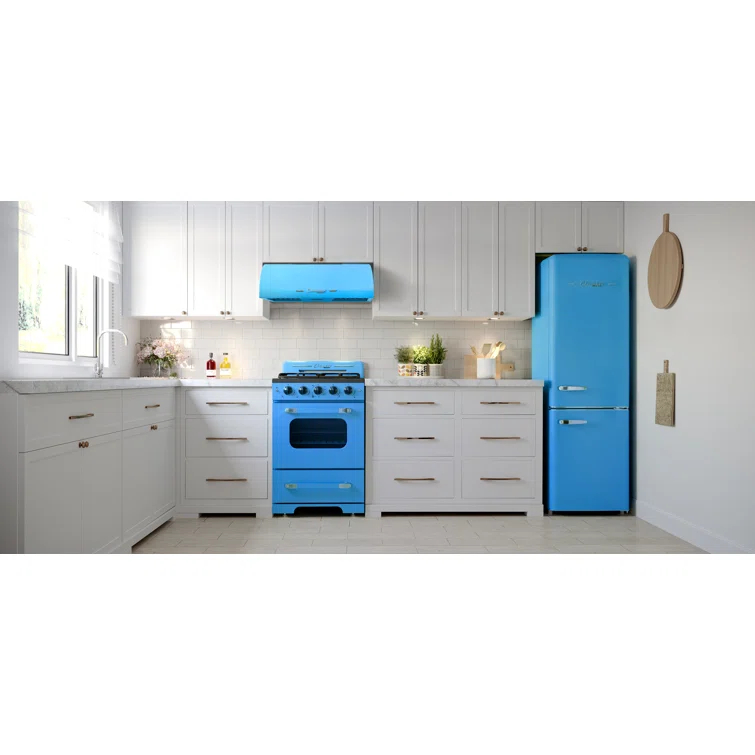Classic Retro 24" 500 CFM Ducted Under Cabinet Range Hood with Stainless Steel Baffles and Light
