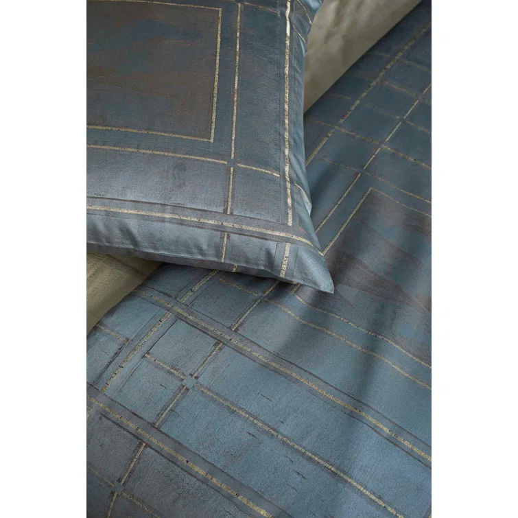 Frame Padded Throw