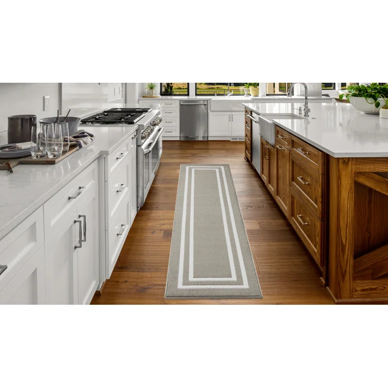 Double Border Machine Tufted Performance Light Gray/White Rug