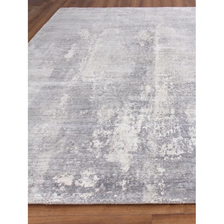 Fine Pure Silk Hand-Knotted Silver/Ivory Area Rug