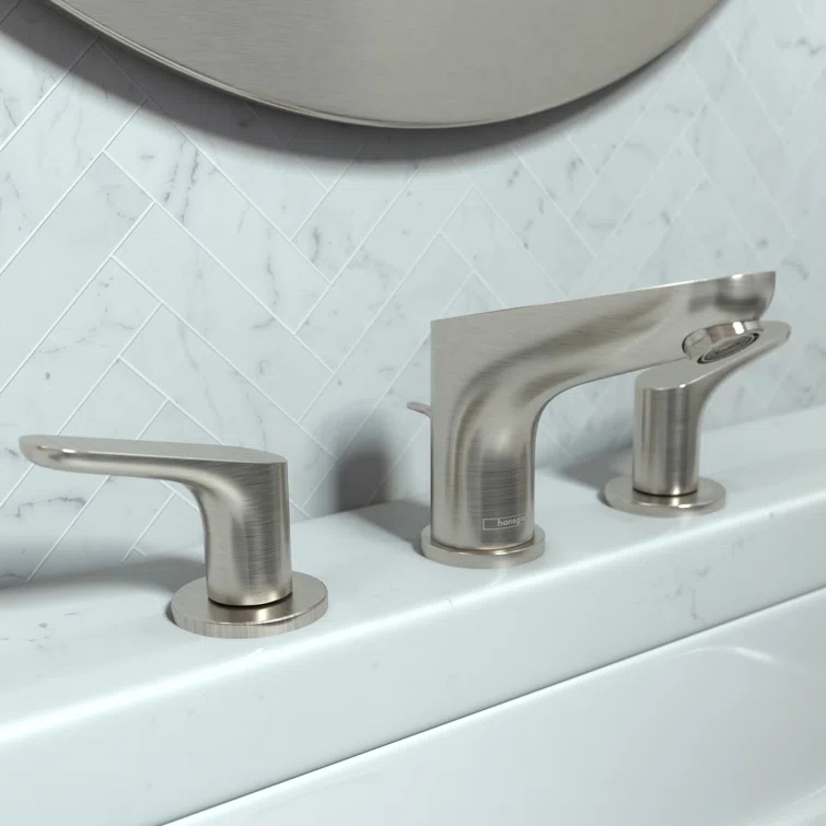 Focus E Widespread Bathroom Faucet with Drain Assembly
