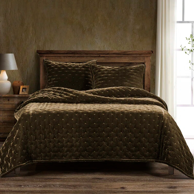 Stella Faux Silk Velvet Classic Chic Modern Rustic Romantic Western 1 Piece Quilt