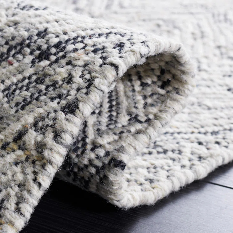 Coates Kilim Hand Woven Wool Chevron Rug