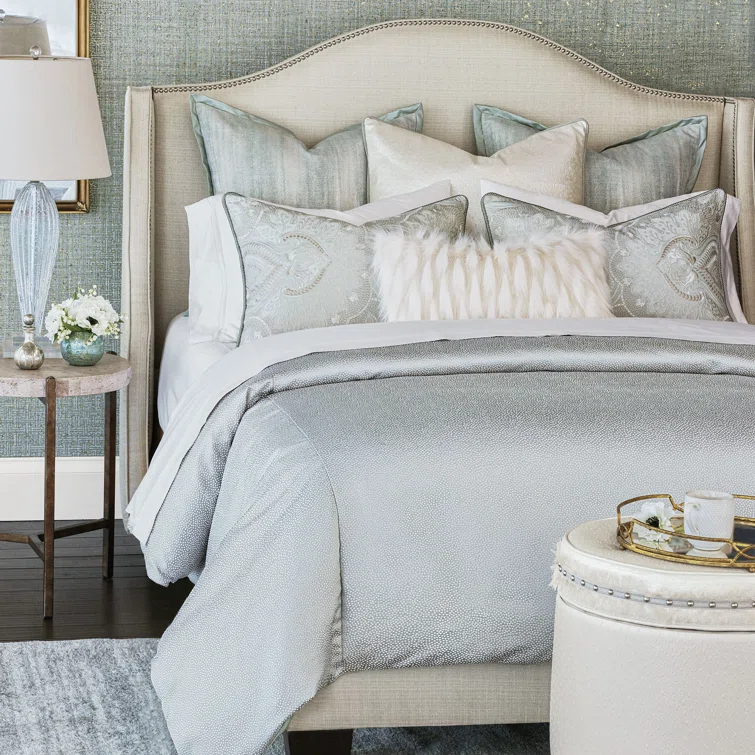 Danae Modern & Contemporary Dots Duvet Cover Set