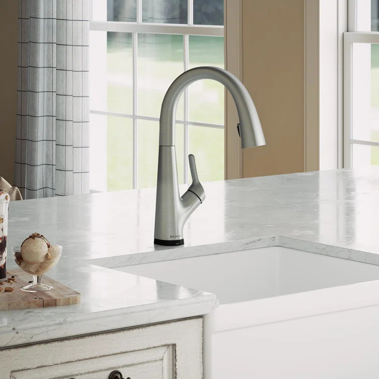 Avado Pull Down Single Handle Kitchen Faucet