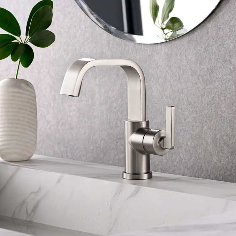 Single Hole Bathroom Faucet with Drain Assembly