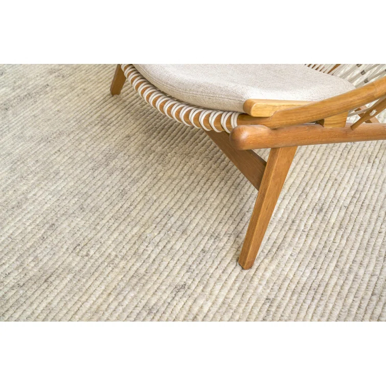 Kaza Hand-Knotted Wool Light Silver/Ivory Area Rug