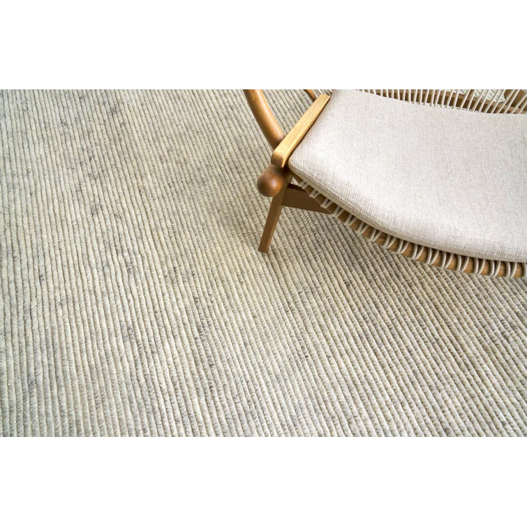 Kaza Hand-Knotted Wool Light Silver/Ivory Area Rug