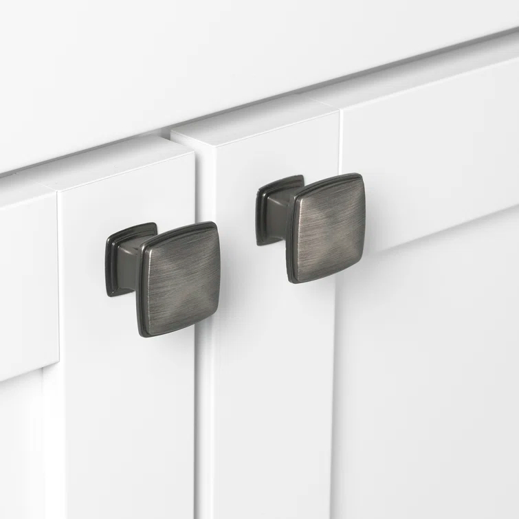 Deco 1 1/4" Length Square Knob