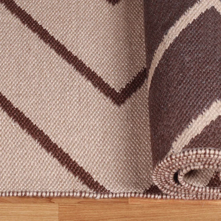 Kent Modern Chevron Zig-Zag Indoor/ Outdoor Area Rug By Haus & Home Beige