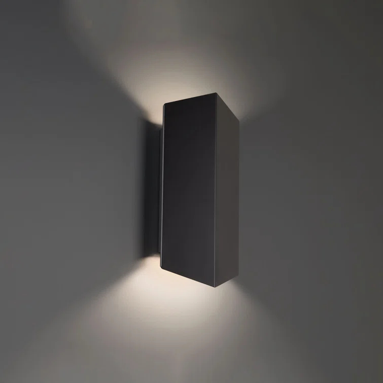 dweLED Summit Aluminum LED Wall Light