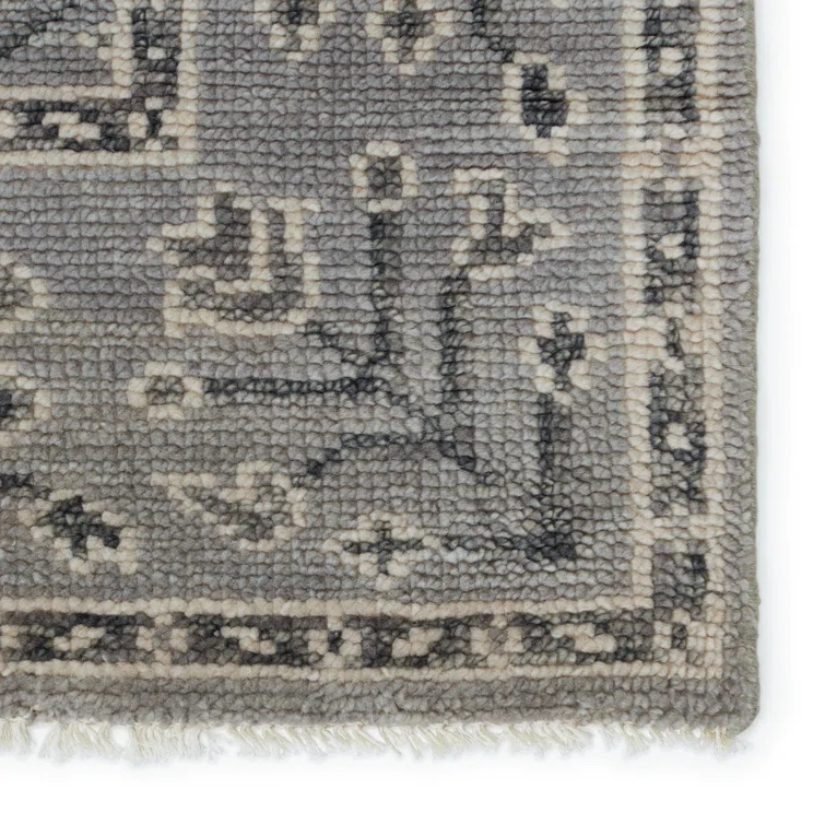 Wool Floral Area Rug in Gray