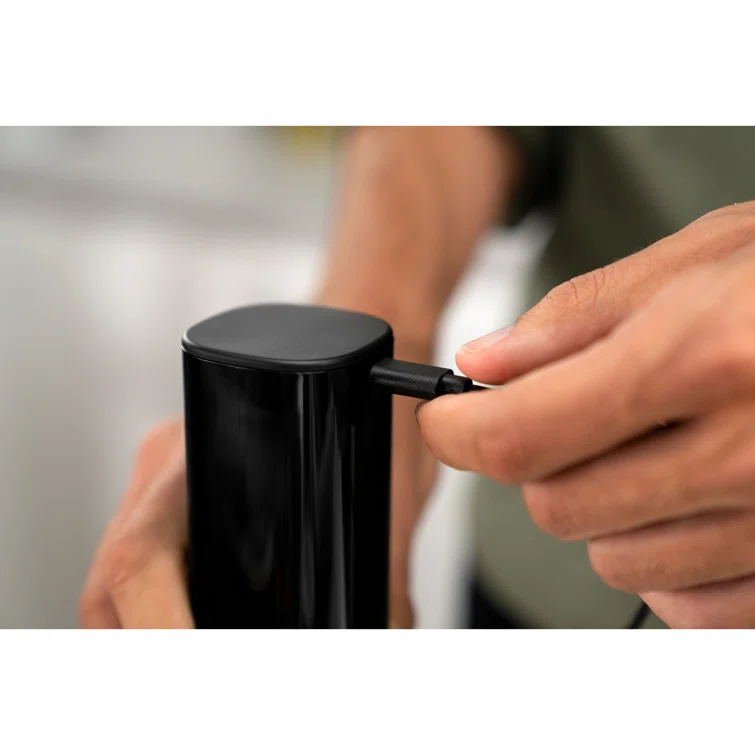 Black Matte Electric Salt and Pepper Mill with Ceramic Grinder