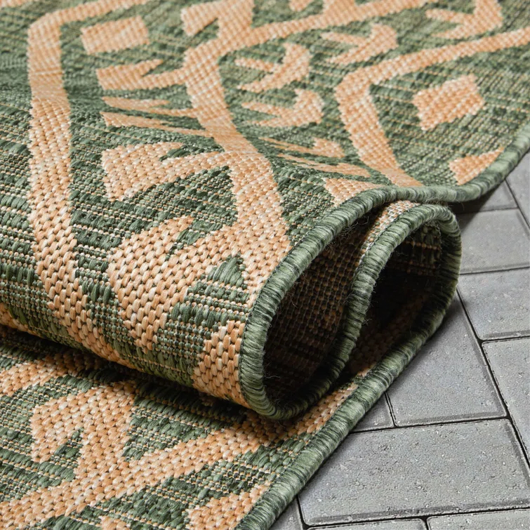Well Woven Cascade Diamond Pattern Indoor/Outdoor Green Flat-Weave Rug