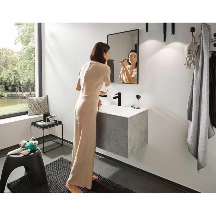 Finoris Single-Hole Faucet with Pop-Up Drain