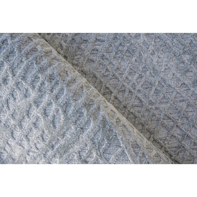 Rectangle Crescendo Hand Loomed Synthetics Area Rug in Silver