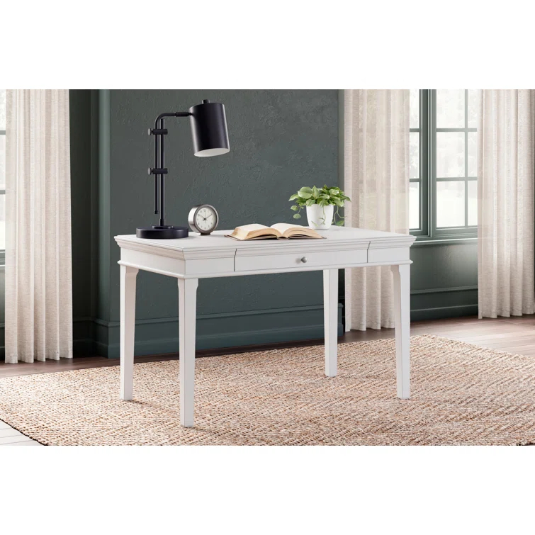 Kanwyn Desk