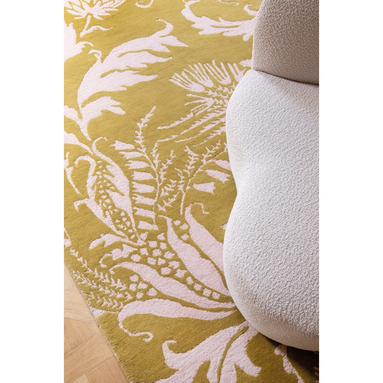 Handmade Yellow and Ivory Floral Wool Area Rug, 8'2" x 11'6"