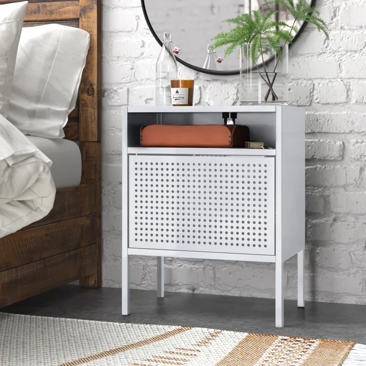 Zander 19'' W Metal Nightstand