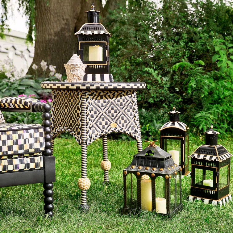 Courtly Check® Busy Bee Lantern