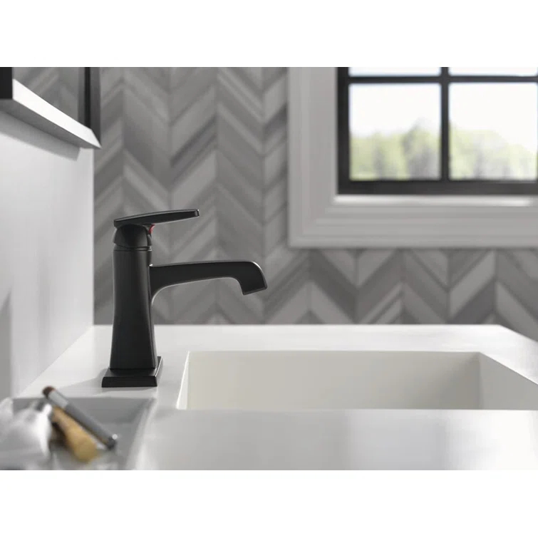 Ashlyn Single Hole Bathroom Faucet with Drain Assembly, Single Handle Bathroom Sink Faucet
