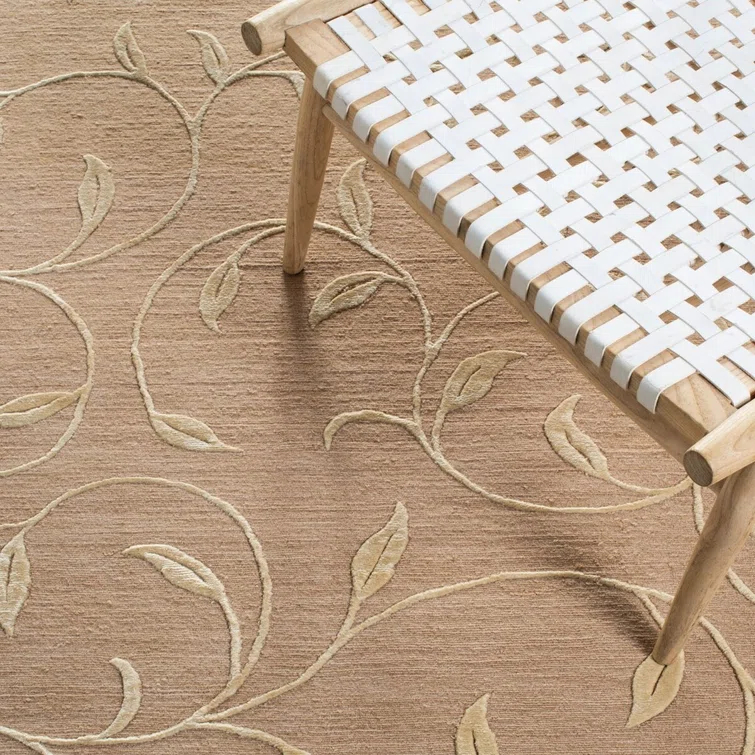 Beige Floral Hand-Knotted Wool and Silk Area Rug 6' x 9'