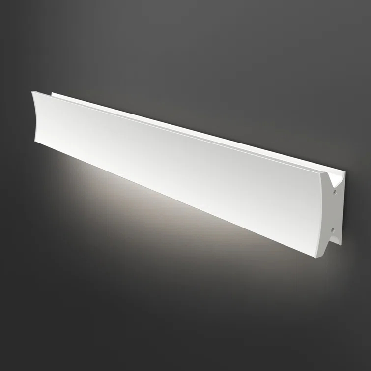 Lineacurve LED Wall/Ceiling Light