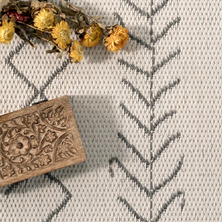 Ezri Diamond Indoor/Outdoor Area Rug for Living Room Patio Deck Front Porch Kitchen, Ivory/Dark Grey