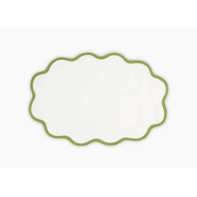 White and Green Scallop Edge Oval Linen Placemat