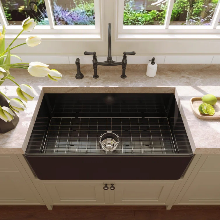 Hadley 33" L x 18" W Fireclay Farmhouse Kitchen Sink with Sink Grid & Basket Strainer