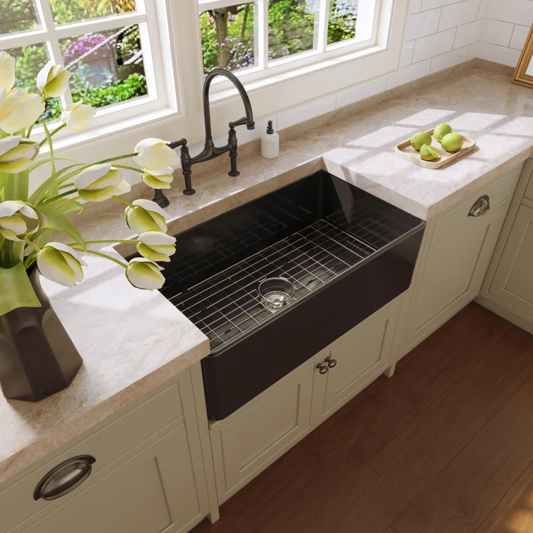 Hadley 33" L x 18" W Fireclay Farmhouse Kitchen Sink with Sink Grid & Basket Strainer