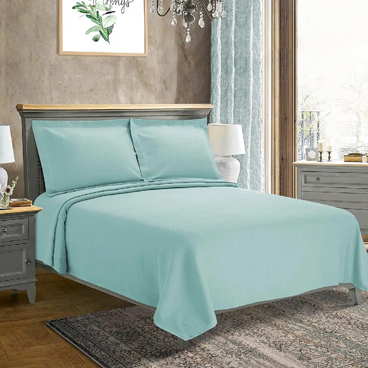 Superior Superior Solitaire Waffled Matelassé Bedspread Set with Shams