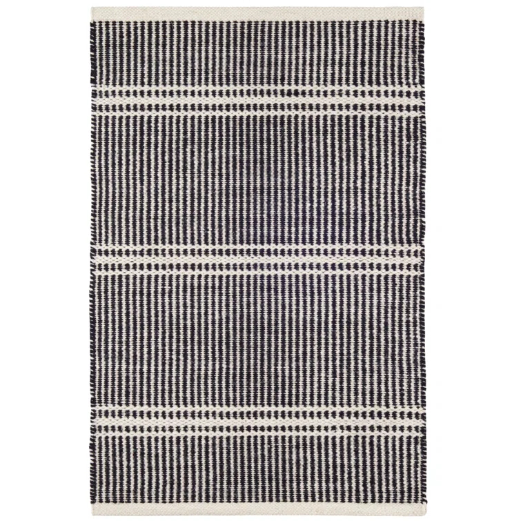Malta Black/Ivory Handwoven Wool Rug
