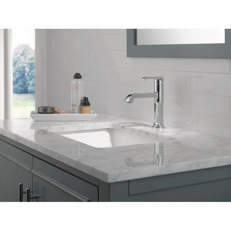 Tetra Single Hole Bathroom Faucet, Single Handle Bathroom Sink Faucet with Drain Assembly