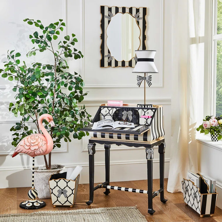 Pretty As a Bow Magazine Holder