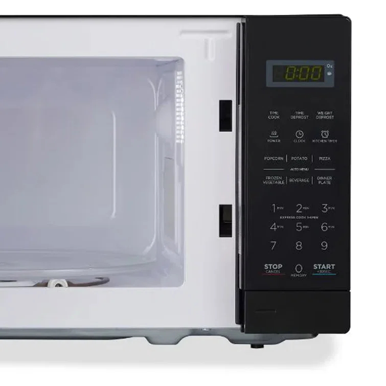 Black+Decker 0.7 Cubic Feet 700 Watt Countertop Microwave