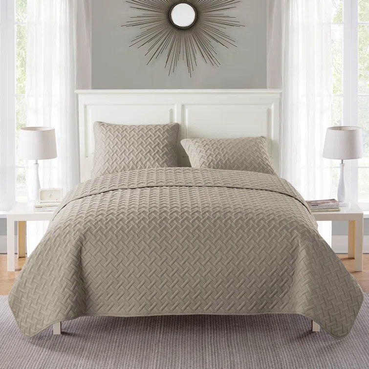 Nina Embossed Basketweave Quilt Set