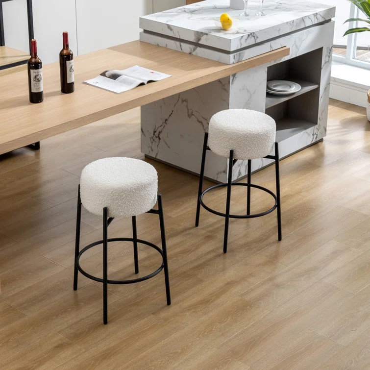Swivel 26.7'' Boucle Counter Stool