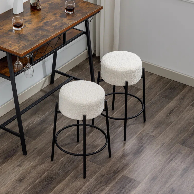 Swivel 26.7'' Boucle Counter Stool