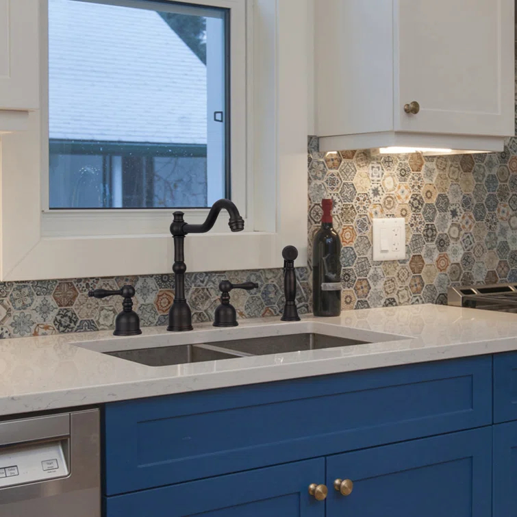 Akicon Kitchen Faucet with Side Spray