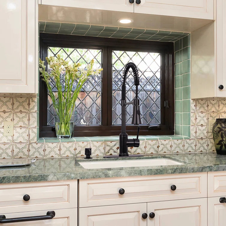 Pull Down Single Handle Kitchen Faucet