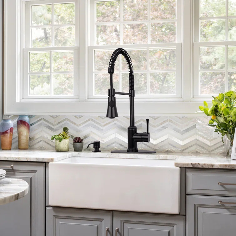 Pull Down Single Handle Kitchen Faucet